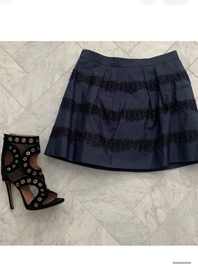𝅺JCREW navy blue & black mini skirt satin & lace pleated mini skirt sz 4 EUC